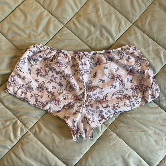 Victorias Secret Sleep Shorts Size Medium - Picture 3 of 3